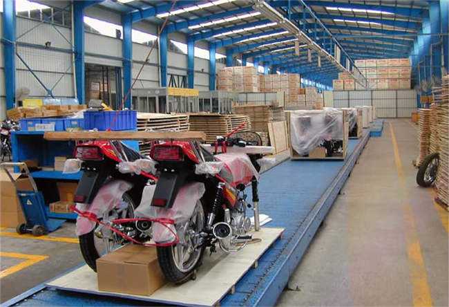 汽车制造流水线设备搬运