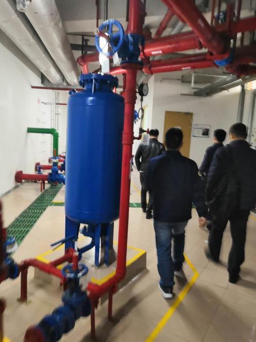 麦克维尔冷水机组吊运搬运