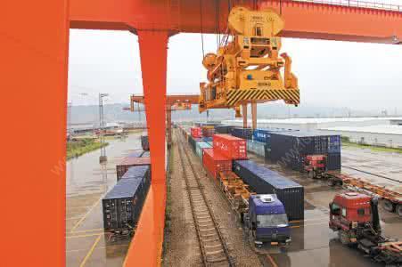 集装箱设备人工装卸搬运