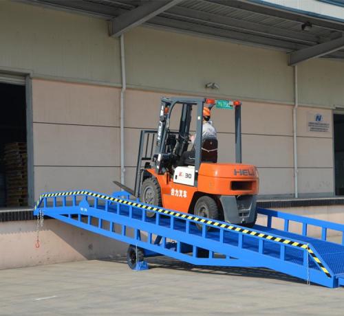 集装箱设备人工装卸搬运