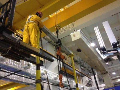 室内机器设备移位吊装