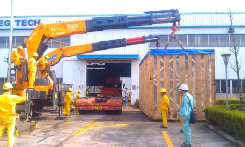 大型机器设备搬运起重