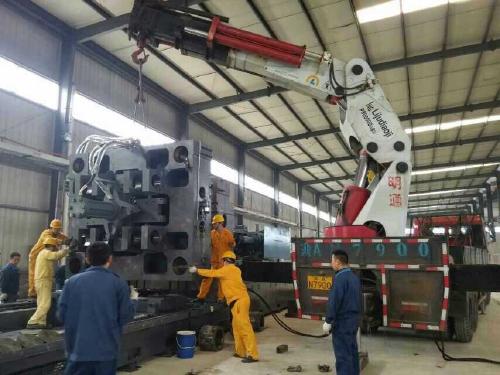 大型机器设备搬运起重