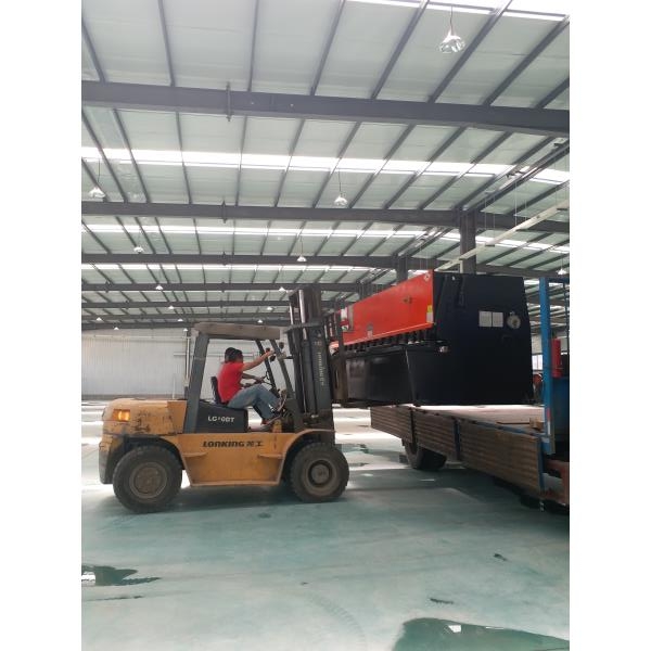 北京剪板机设备装卸搬运吊装就位